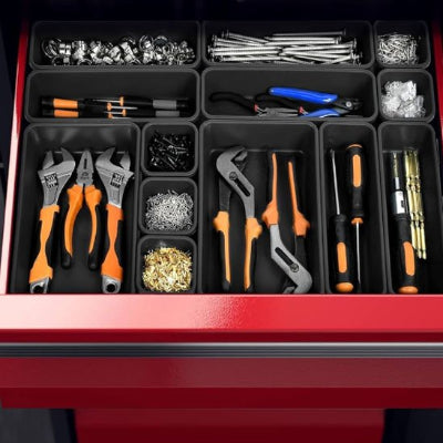 Boites-à-outils-dans-tiroir-rouge-avec-boulons-vis-cloux-outils