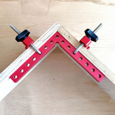 Pince de serrage angle droit rouge en position