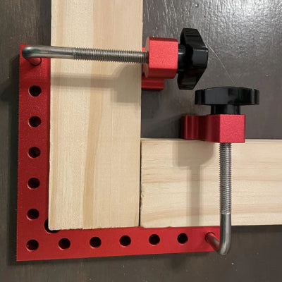 Pince de serrage angle droit sur porte meuble partie extérieur
