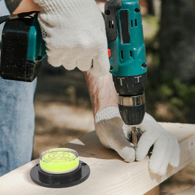 Vissage poutre bois avec niveau controle
